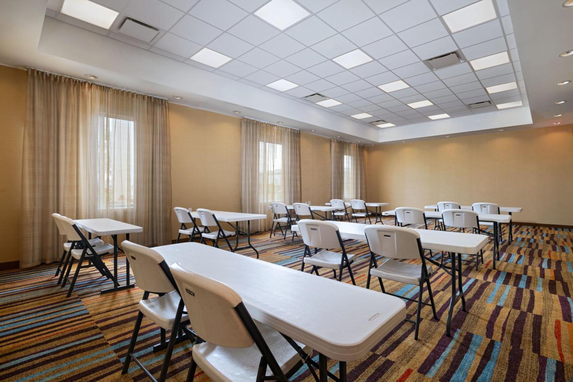 Fairfield Inn & Suites By Marriott Lincoln Airport Eksteriør bilde